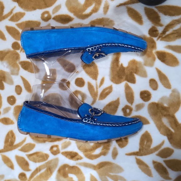 Donald Pliner Blue silver and  Loafers with Suede Texture and Chain Detail - Picture 3 of 7